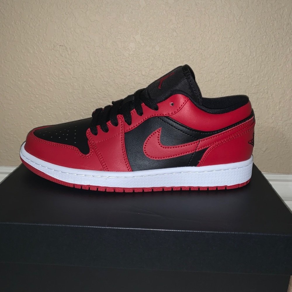 Jordan 1 low Reverse Bred
